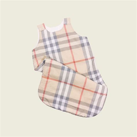 sacco passeggino burberry|burberry store online.